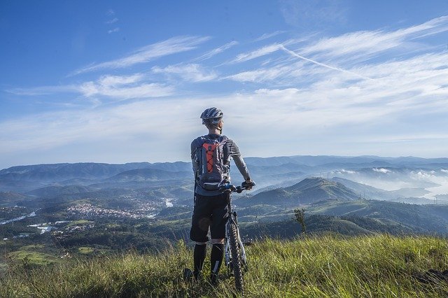 Quels sont les critères à prendre en compte pour choisir son vélo de montagne ?